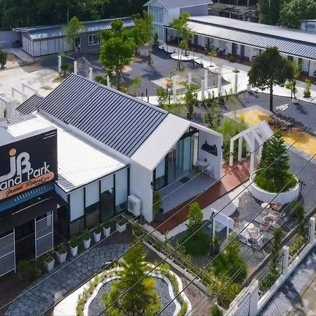 Jb Grand Resort Nakhon Si Thammarat Exterior foto