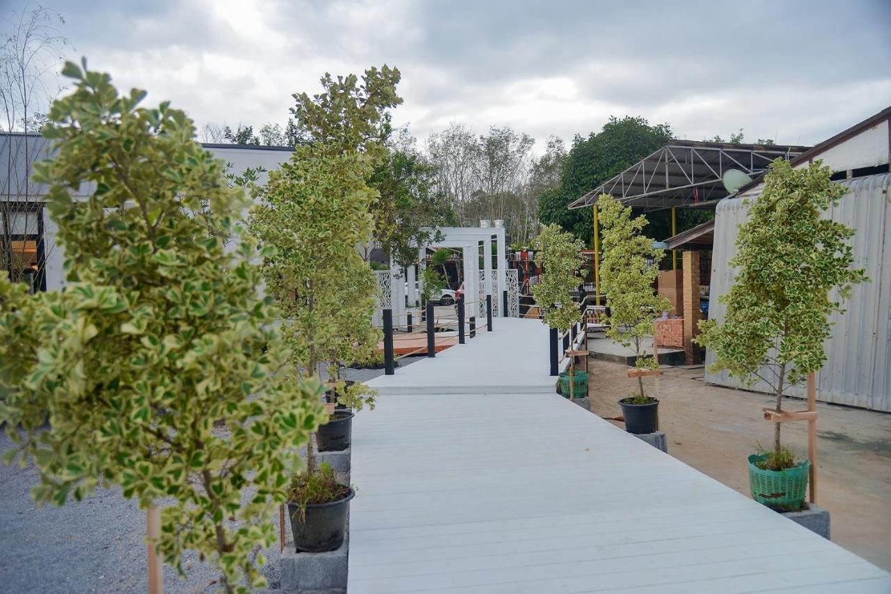 Jb Grand Resort Nakhon Si Thammarat Exterior foto